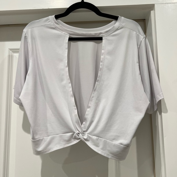 Backless Fabletics Top - Picture 2 of 3